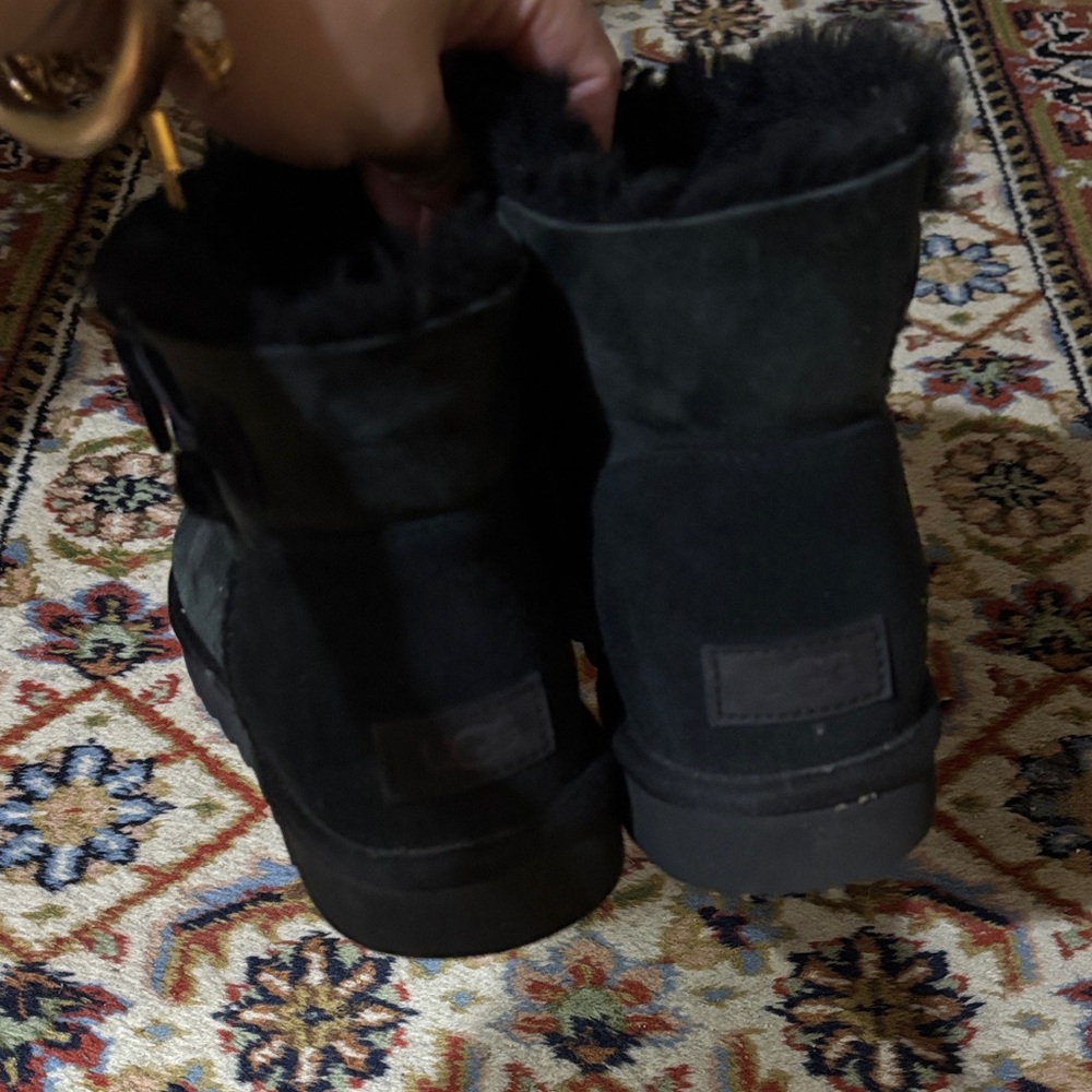 Ugg Mini Bailey Button - image 3